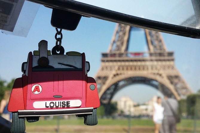 Tour in a vintage car with a Parisian - Friendly Guides Who Know Paris Well