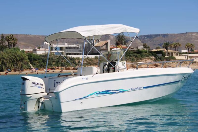 Tour in barca privata Avola Marzamemi/PortopaloDiCapopasserO - Visiting the Most Beautiful Beaches of Southern Sicily