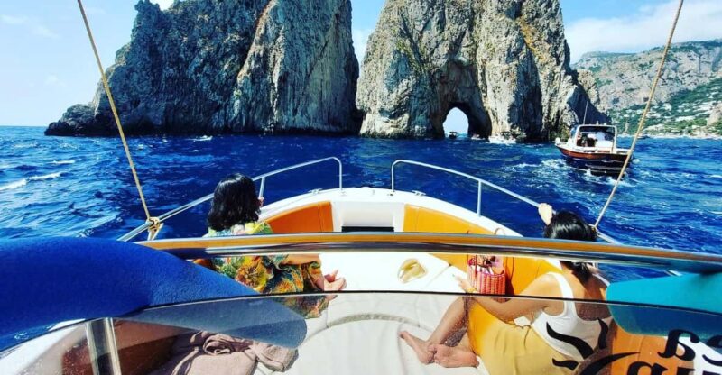 Tour in barca privato Isola di Capri - Discover the Privately Guided Boat Tour to Capri’s Island Highlights