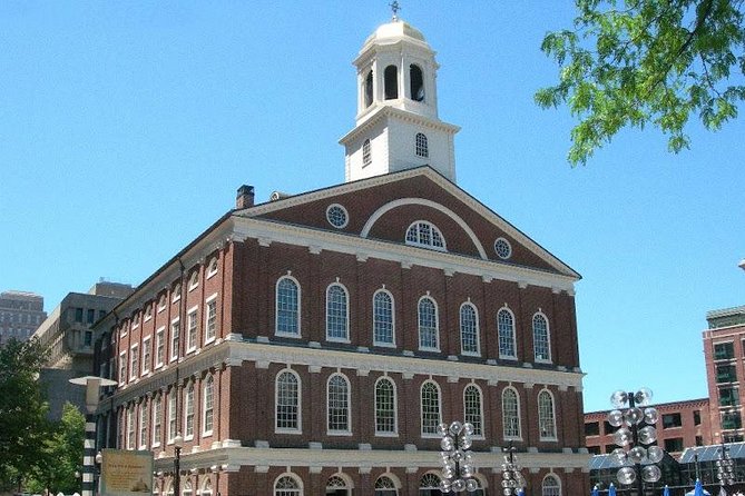 Tour-in-Four -- A Private four hour walking & driving city tour - Unique Stops: The USS Constitution and Bunker Hill