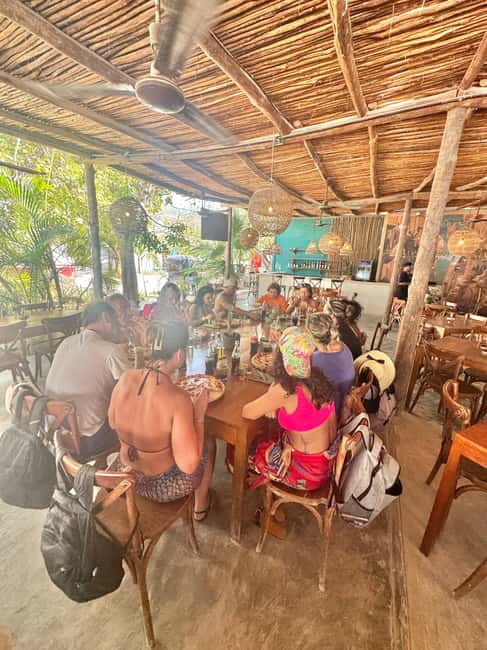 Tour in Italian in Holbox - Driving the Golf Cart Through Holbox’s Streets