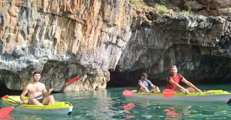 Tour in Kayak sulle orme di James Bond a Maratea - Key Points
