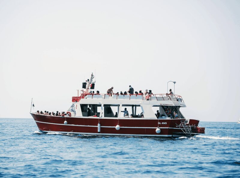 Tour in Mini crociere Alle Grotte di S. M. di Leuca - The Scenic Itinerary of the Cave Tour