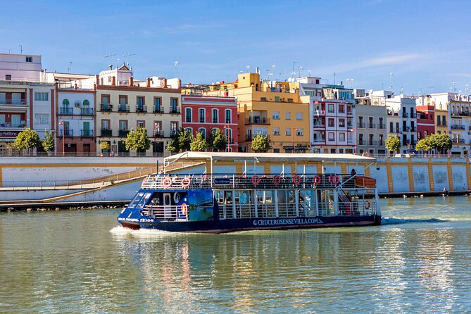 Tour in Seville Tourist Bus, Panoramic Cruise and Walking Tour - Notable Stops Along the Itinerary