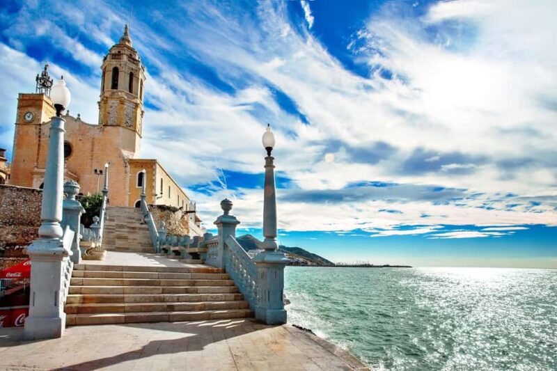 Tour in Sitges ( Bcn): Cultural diversity, tapas and beach - Explore Sitges’ Cultural Diversity and Artistic Heritage