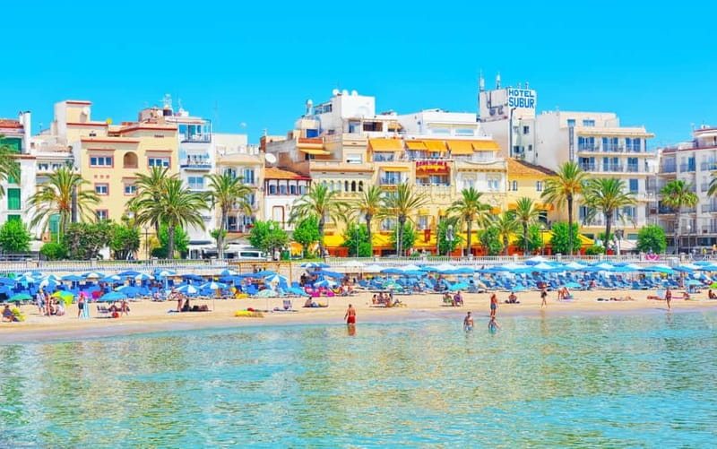 Tour in Sitges ( Bcn): Cultural diversity, tapas and beach - Sampling Spanish Tapas in a lively bar crawl