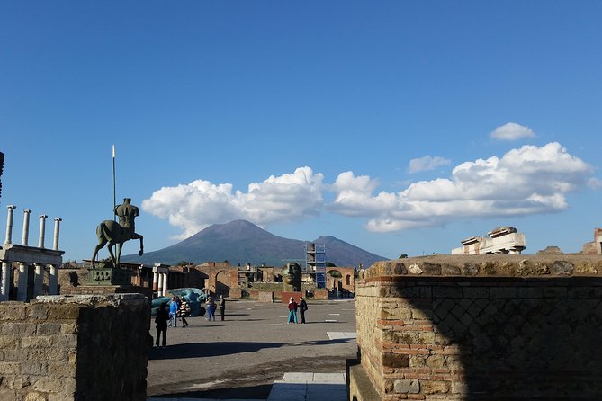 Tour in the ruins of Pompeii with an archaeologist - Pompeiis Archaeological Park: An Intimate Exploration