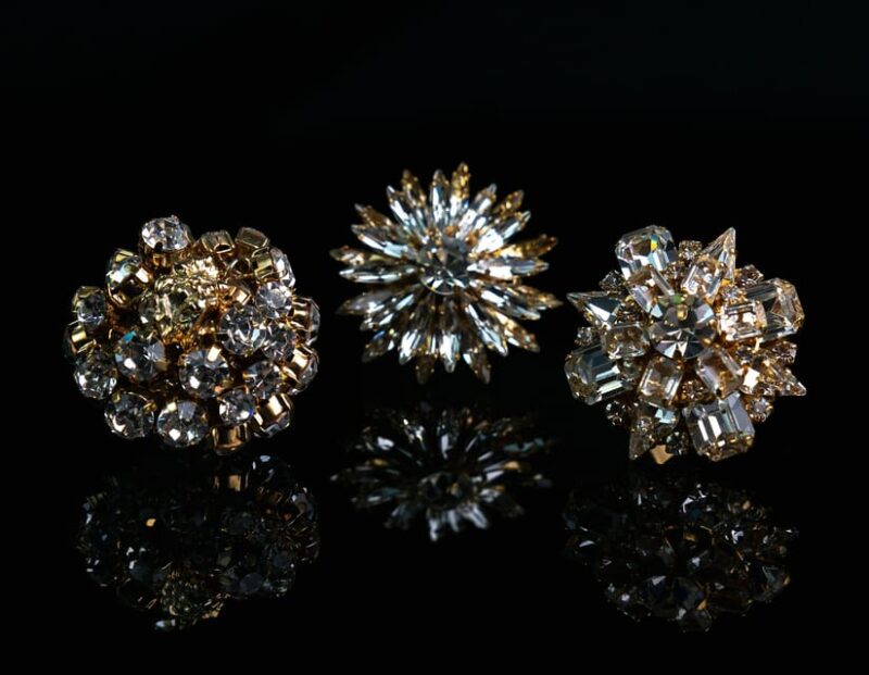 Tour in Varese of Traditional Italian Costume Jewelry - Admiring Historic and Vintage Jewelry