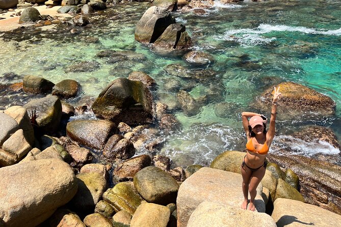 Tour Isla de la Roqueta Stand up paddle Acapulco - Refreshing Fruit Cocktails at La Roqueta Beaches