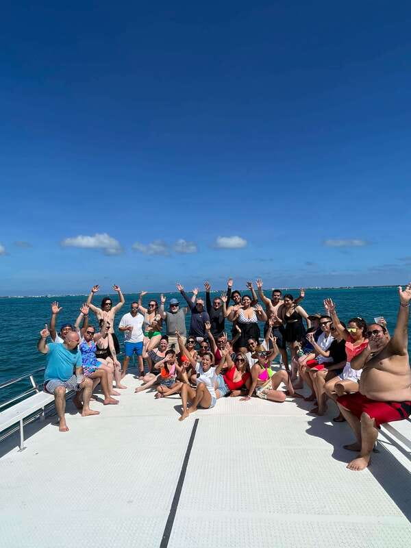 Tour Isla Mujeres: From Cancún-Riviera Maya all Included - Exploring Isla Mujeres Town and North Beach