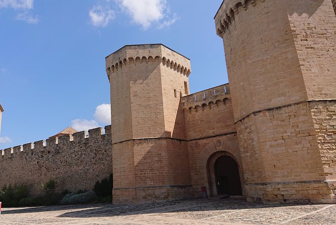Tour monastery Poblet with hotel pickup - Relaxed Transportation with Hotel Pickup in Tarragona Area