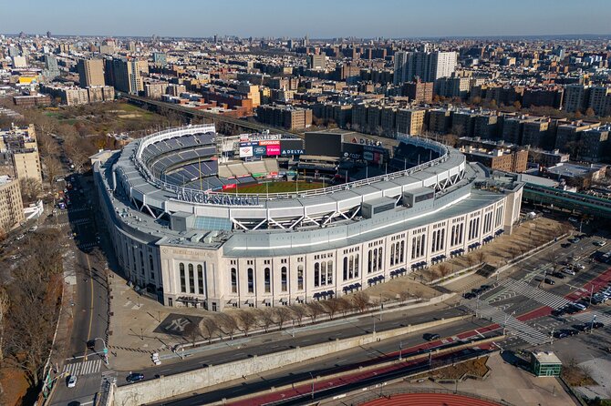 Tour New York Contrasts: Bronx, Queens and Brooklyn - Start with the Stunning Views on the West Side Highway