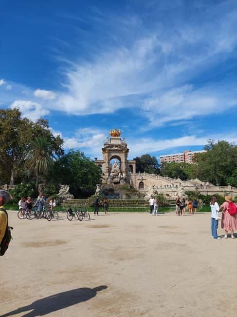 Tour of Barceloneta and the Citadel Park - Discover Barcelona’s Iconic Landmarks and Seaside Charm in Two Hours