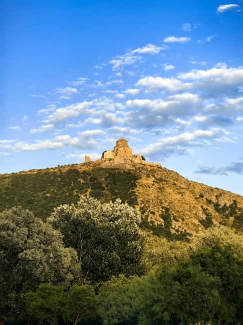 Tour of the Didgori Battle Memorial, Shiomghvim Monastery - Jvari Monastery: A Key Piece of Georgian Heritage