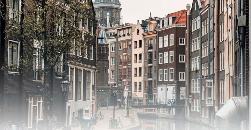 Tour of the historical center of Amsterdam in Italian - Discover Amsterdam’s Main Sights and Hidden Corners in Italian