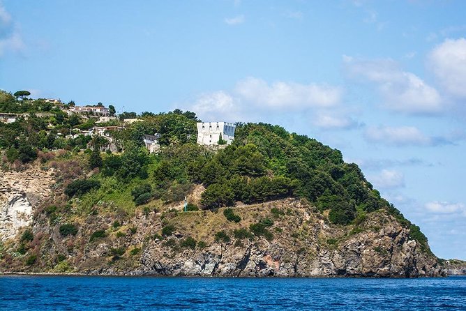 Tour of the island of Ischia in schooner - Key Points