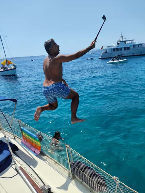 Tour of the islands of the archipelago with lunch and drinks - Explore Sardinia’s Archipelago on a 7-Hour Sailing Adventure with Lunch and Drinks