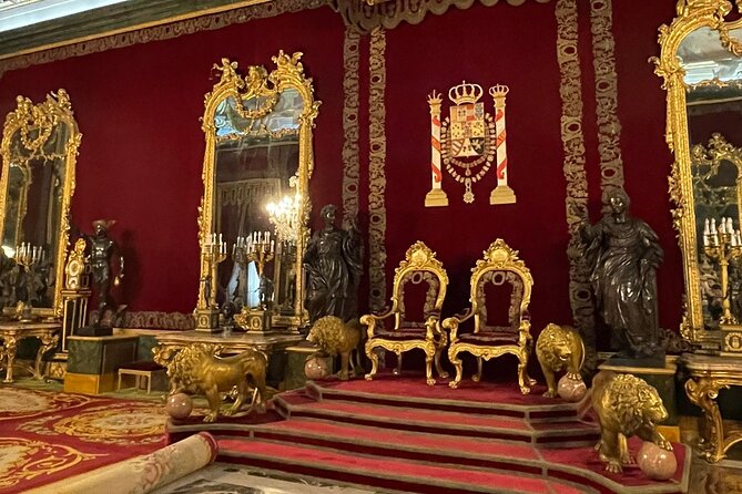 Tour of the Royal Palace of Madrid with tickets and without queue - The Art, Tapestries, and Jewelry Exhibited
