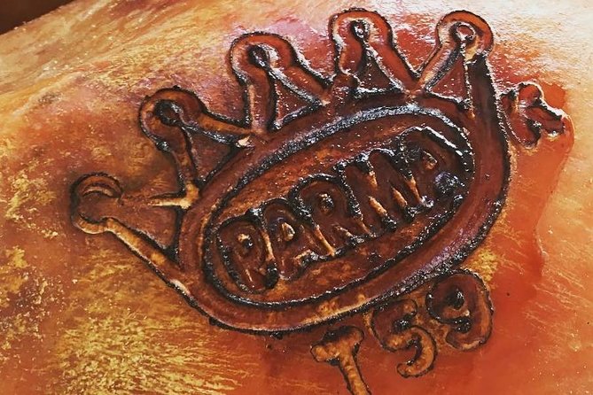 Tour Parmigiano Reggiano dairy and Parma ham - The Role of Guides: Knowledge, Friendliness, and Recommendations