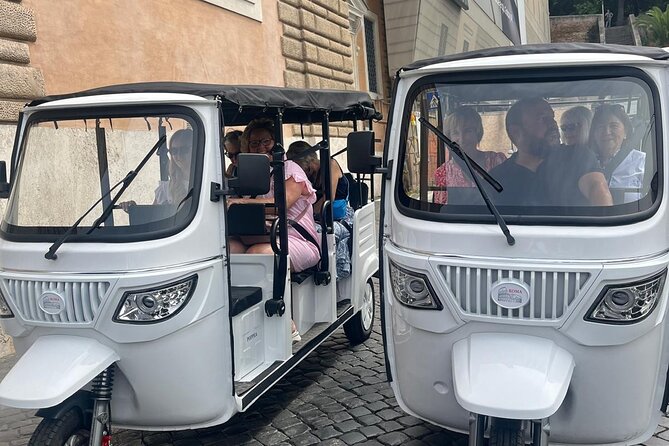 Tour privato di 3 ore al centro di Roma con un E-Tuk elettrico - Discover Romes Iconic Landmarks on an Electric E-Tuk