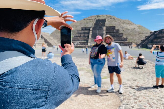 Tour Pyramids of Teotihuacan, Basilica and Tlatelolco from CDMX - Start with Hotel Pickup and Transportation Comfort
