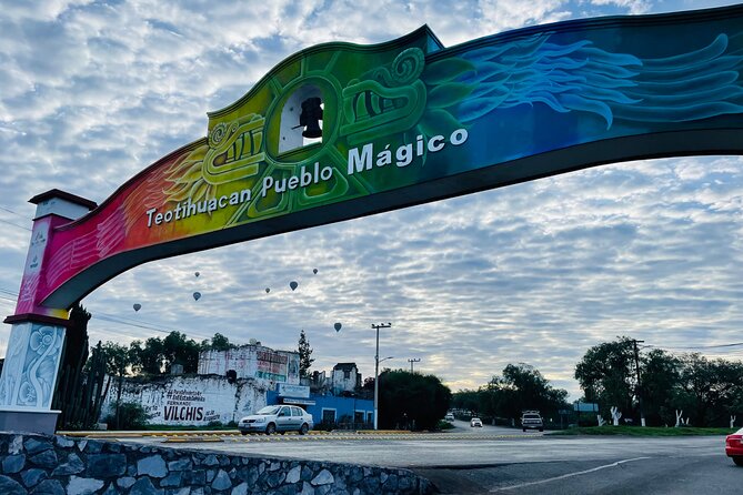 Tour Pyramids of Teotihuacan, Basilica and Tlatelolco from CDMX - Visiting Basilica de Santa Maria de Guadalupe