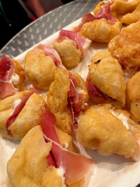 Tour SantAmbrogio Market Like a Local & Tuscan Tastings - Sampling Tuscan Cheeses and Salumis