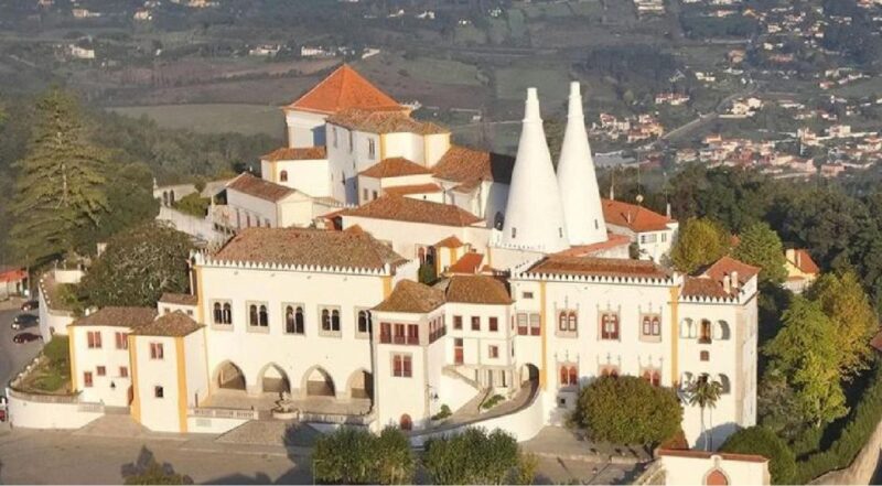 Tour Sintra - Castles and visit to the shore - Discover the Charm of Sintra and the Portuguese Coast