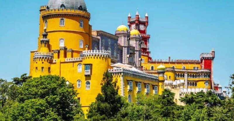 Tour Sintra - Castles and visit to the shore - Seaside in Cascais and the Estoril Casino