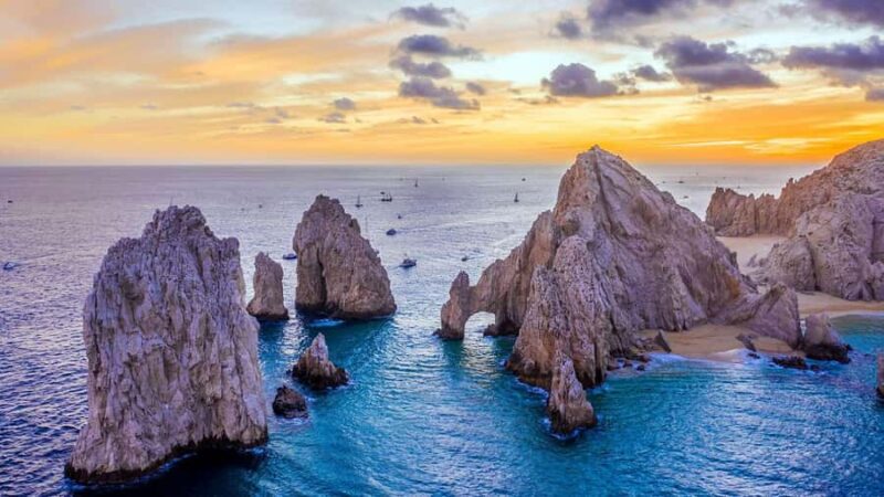 Tour the Arch of Cabo San Lucas and head down to Playa del Amor - Key Points