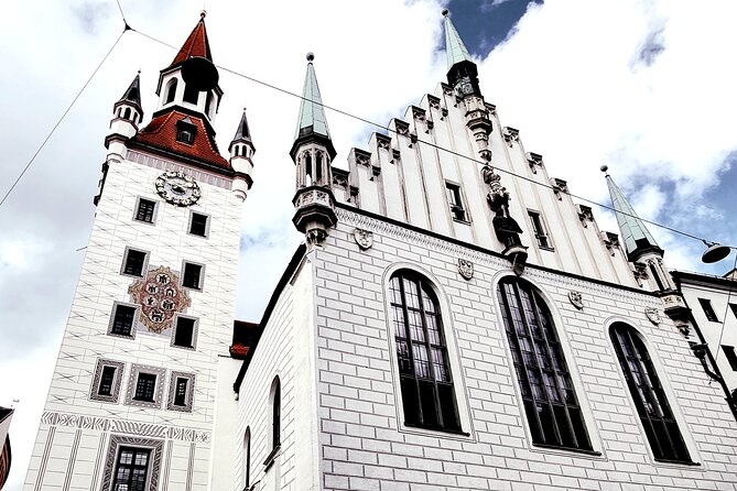 Tour through the city centre of Munich - Exploring the Munich Imperial Castle at Alter Hof