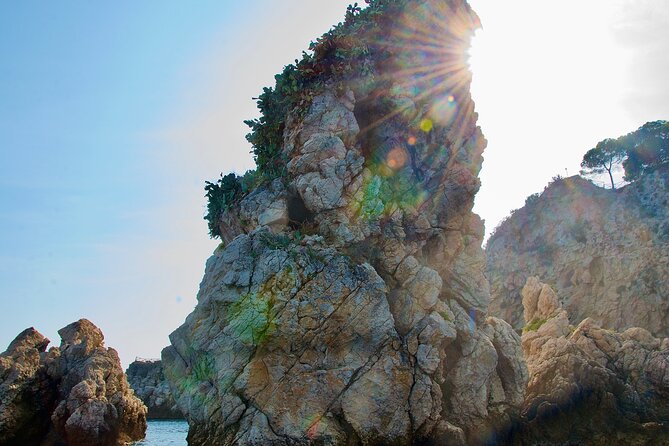 Tour to Baia di Taormina, Isola Bella and Naxos - Unique Rock Formations and Natural Sculptures