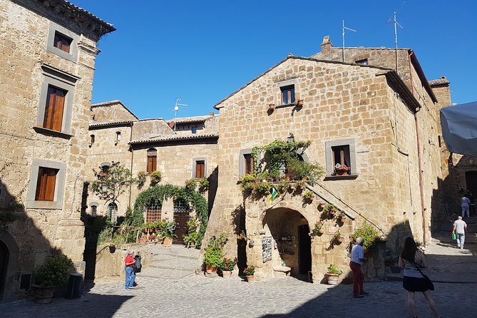 Tour to Civita di Bagnoregio and Orvieto, a Full Day from Rome - Visiting Orvieto: Art, Architecture, and Underground Passages