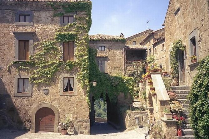 Tour to Civita di Bagnoregio and Orvieto, a Full Day from Rome - The Tour’s Pacing and Physical Considerations