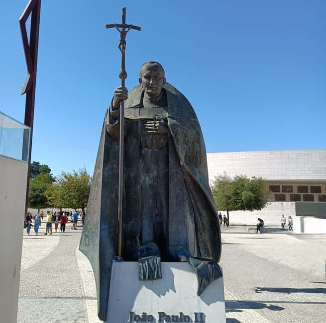 Tour to Fátima and museum houses of the seers - Discover the Sanctuary of Fátima, Portugal’s Major Marian Pilgrimage Site
