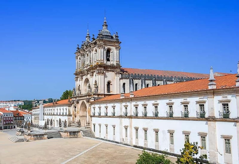 Tour to Fátima, Nazaré and Óbidos - LUXURY SEDAN - Key Points