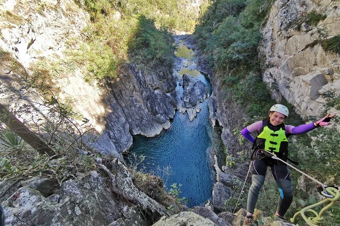Tour to Matacanes, jumps into the water, rappelling, incredible landscapes - Key Points