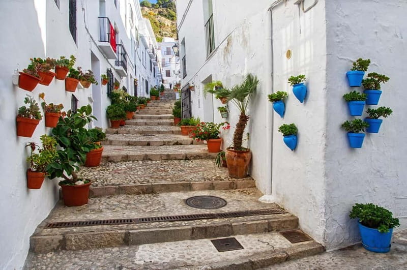 Tour to Nerja's Caves, Nerja city and Frigiliana - Key Points