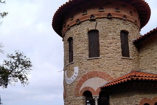 Tour to Pena Palace, Sintra, Regaleira, Guincho and Cascais - Key Points