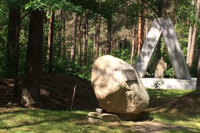 Tour to Ponary Memorial Park, The Hill of Angels & Trakai Castle - Key Points