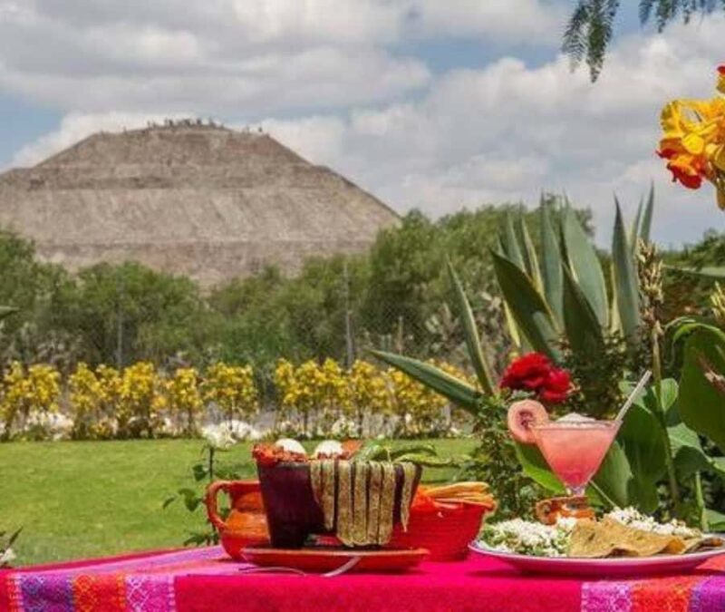 Tour to Teotihuacan by panoramic minibus - The Pyramids of the Sun and Moon Guided Tour