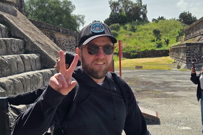 Tour to Teotihuacan with Pickup from Parque Mexico - Exploring the Residential Areas and Murals of Teotihuacan