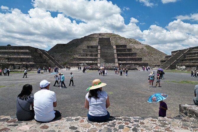 Tour to Teotihuacan with visit to ancient caves and CDMX transportation - Exploring the Natural Caves of Teotihuacan