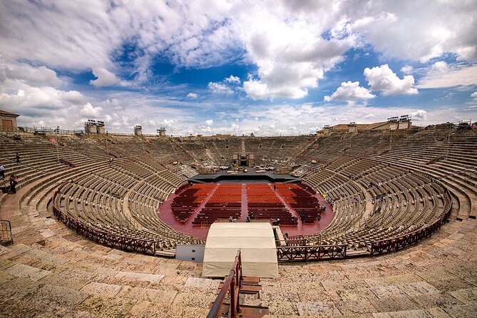 Tour to the Arena di Verona at the Gladiator's Time - Discovering Gladiator Quarters and Fair Housing