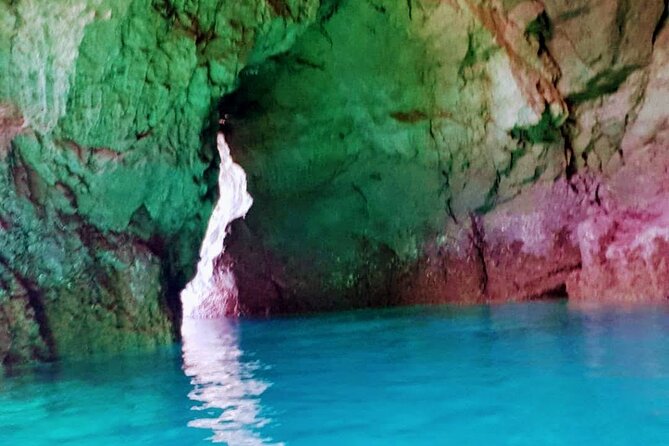 Tour to the caves of Sesimbra - Opportunities for Photography and Water Activities