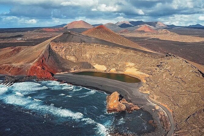 Tour to Timanfaya, La Geria and La Laguna Verde - Starting Point and Duration of the Tour