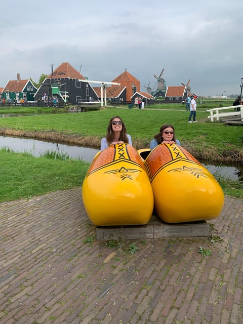 Tour to Windmills, Cheese, Clogs and Volendam from Amsterdam - The Charm of Volendam: Fishing Village and Cultural Landmark