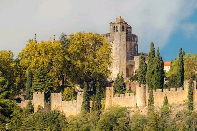 Tour Tomar (Templars) and Fátima - Visiting the Sanctuary of Our Lady of Fátima, a Center of Faith