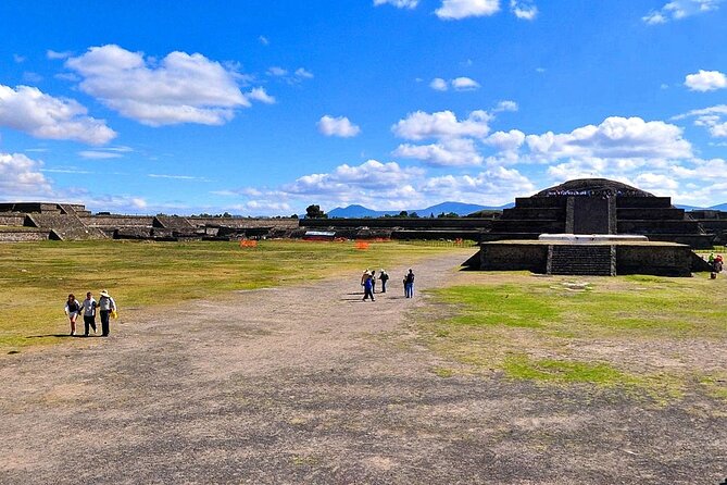 Tour with an expert archaeologist in Teotihuacan - Suitable For and Practical Considerations
