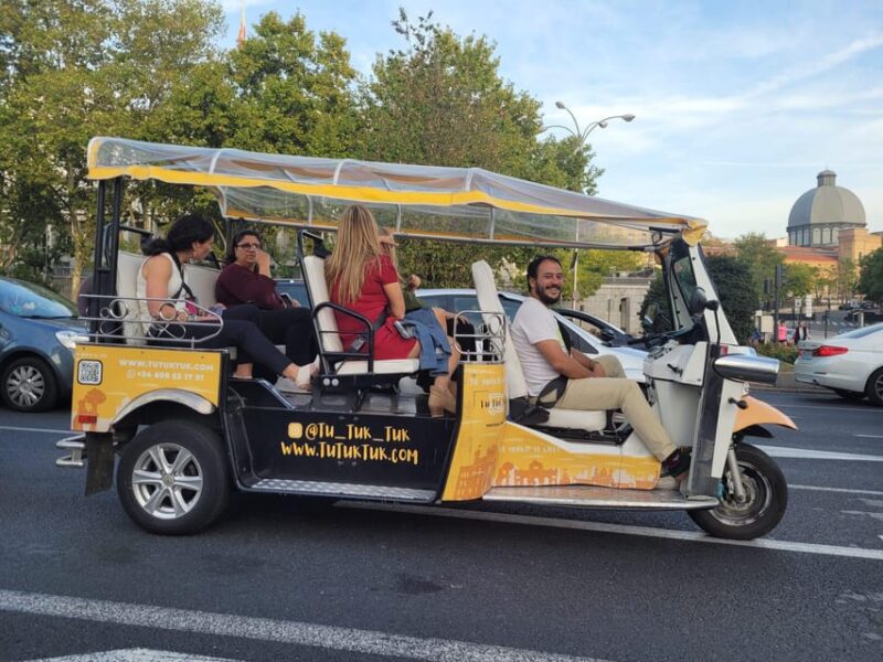 Tour with Private guide in Tuk Tuk through Madrid Torero - The Comfort and Practicality of Tuk Tuk Transport
